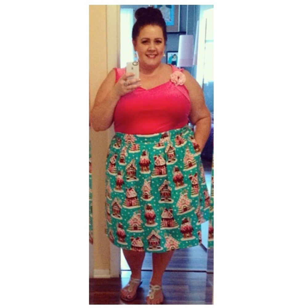 Domino Dollhouse Stretch Velvet Tank. Size 2X